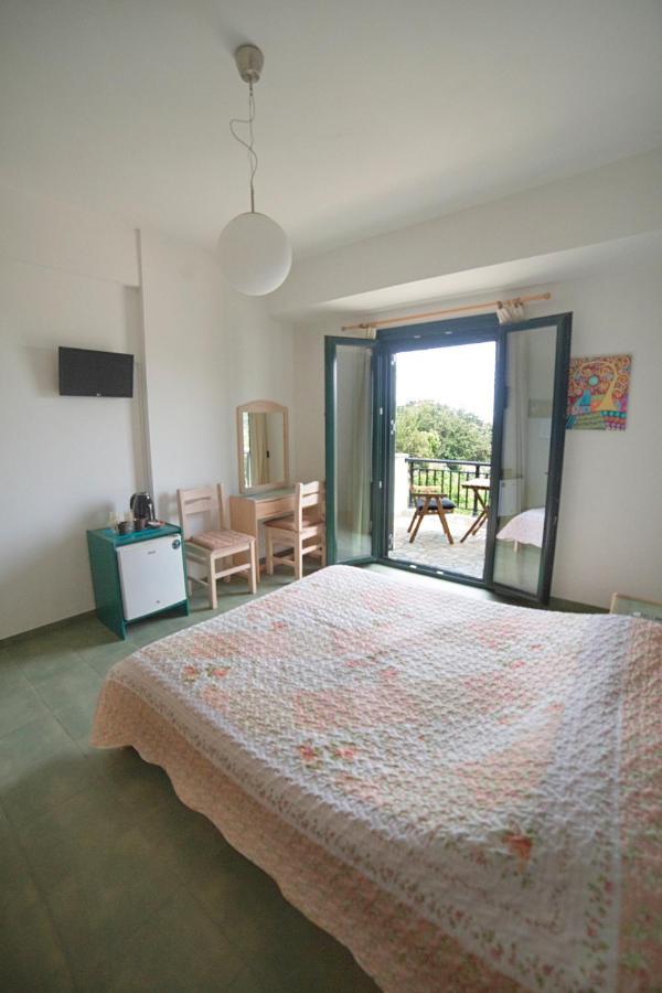 Eri Rooms To Let Ráhesz Kültér fotó